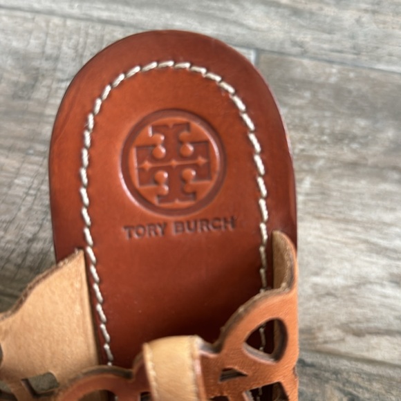 Tory Burch perforated brown cork wedge sandals. Size 11. - Picture 11 of 16